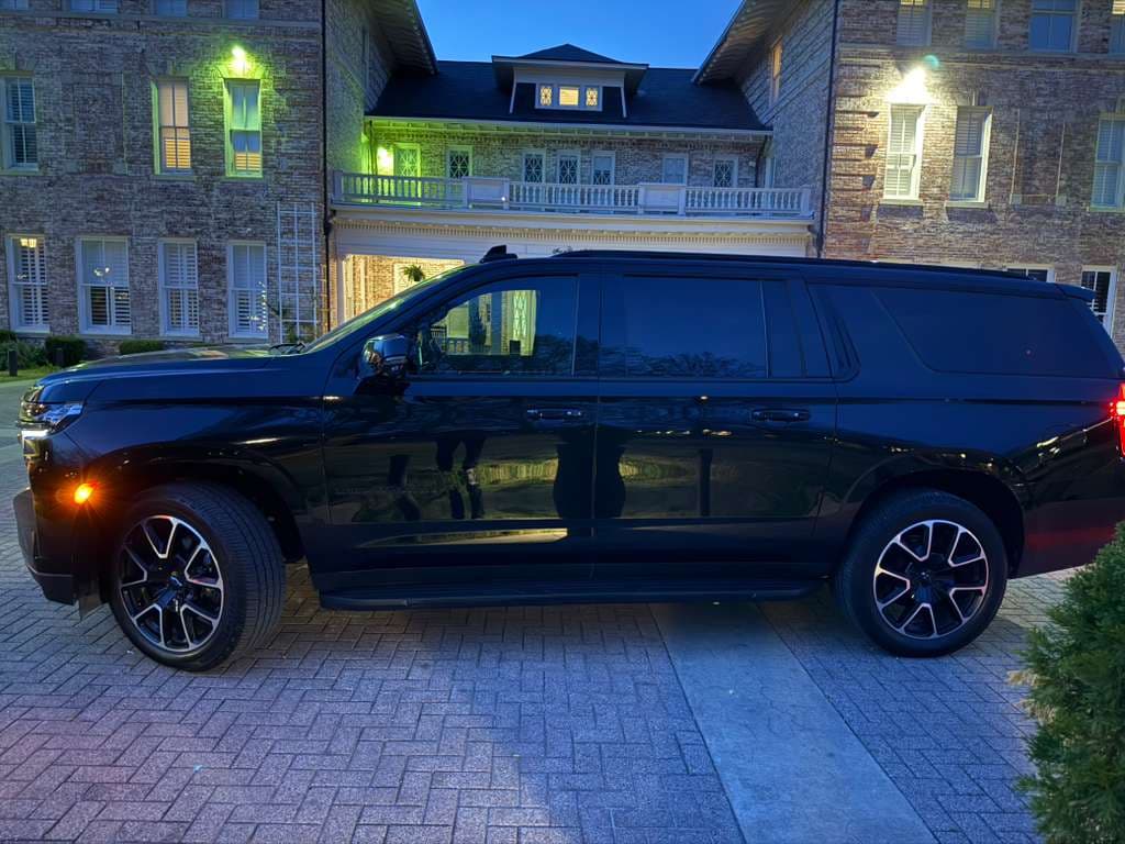 Suburban RST Exterior